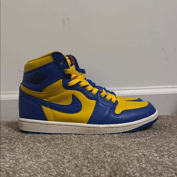 Jordan 1 'Laney' - Picture 1 of 8